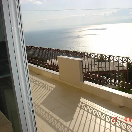 First Floor Appartement *