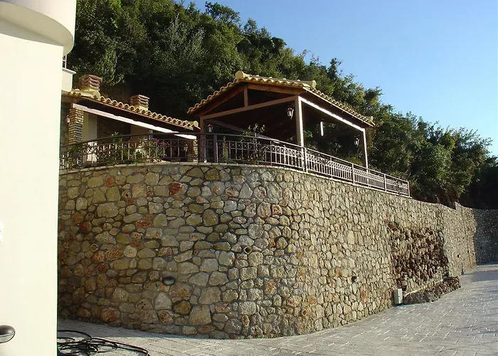 Apartman First Floor Vérga Kalamátasz