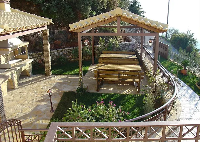 First Floor * Vérga Kalamátasz